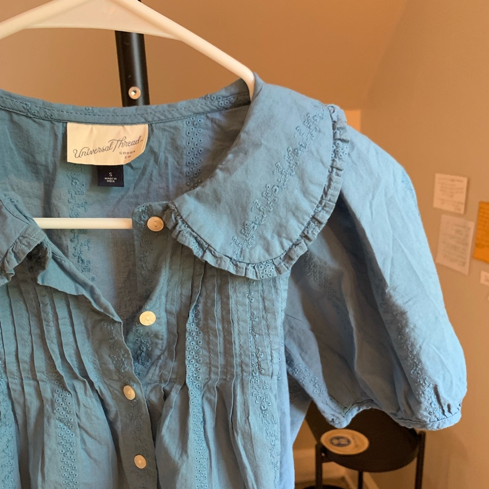 Dainty Blue Universal Threads Puff Sleeve Top